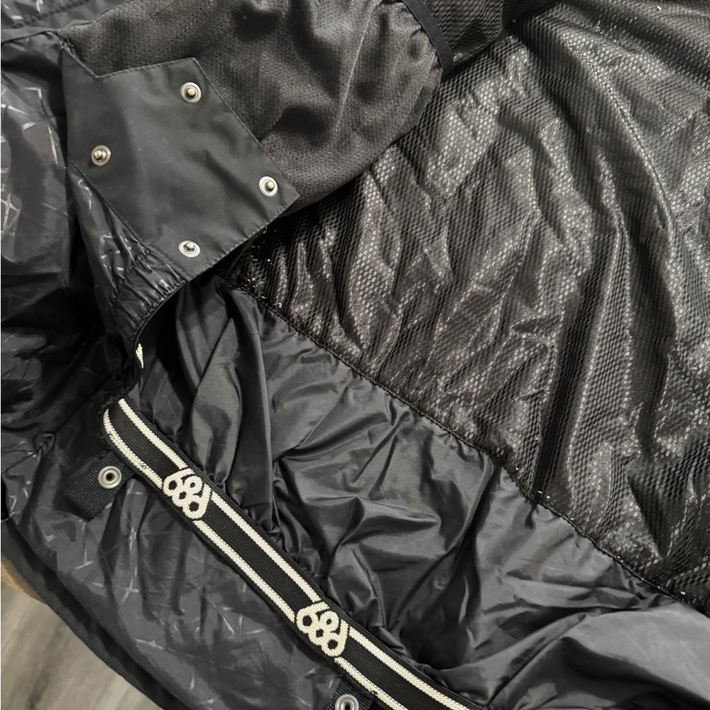 686 Women's Black Ski Jacket - Picture 3 of 9